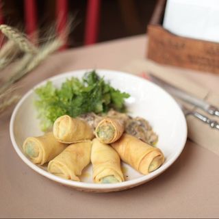 Зі шпинатом під грибною підливою