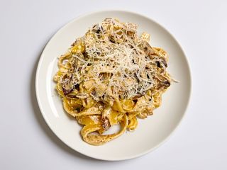 Паста з куркою і сиром Моцарела (370г)