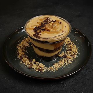 Десерт Снікерс