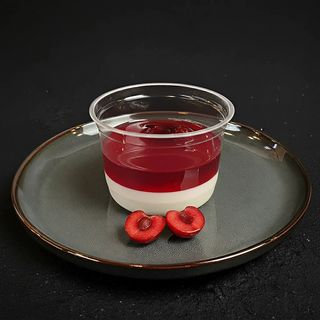 Вишнева пана-кота