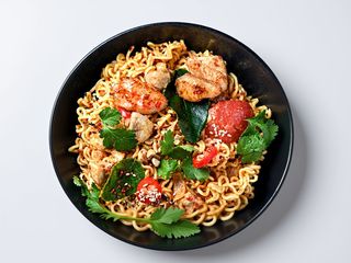 Локшина Том Ям з куркою (380г)