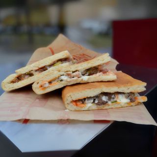 Денер з телятиною (400г)