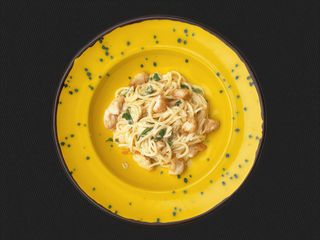 З курчам в сирному соусі Альфредо паста