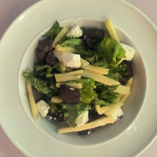 Салат з курячою карамелізованою печінкою (200г)