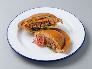 Flat Burger з яловичою котлетою (230г)
