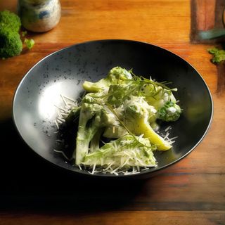 Броколі у вершково-гірчичному соусі (150г)