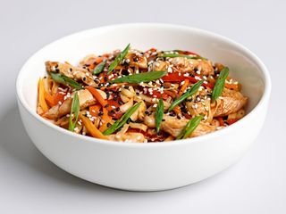 Удон з соковитим курчам (460 г)