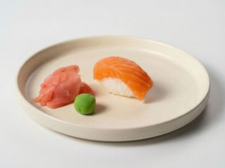 Нігірі з ніжним лососем