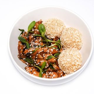 Cоковите курча теріякі з рисовими кульками (250 г)