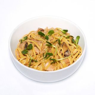 Паста з куркою та грибами (300 г)