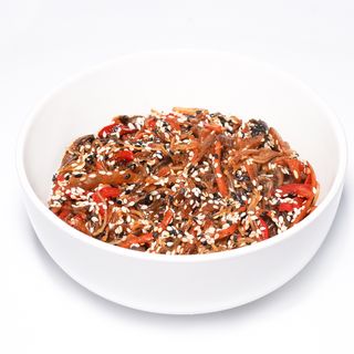 Фунчоза з томленими овочами в соусі (300)