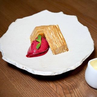 Медівник з малиновим сорбетом