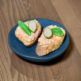 Тапас з смаженим лососем