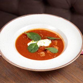 Суп томатний зі свининою (300г)