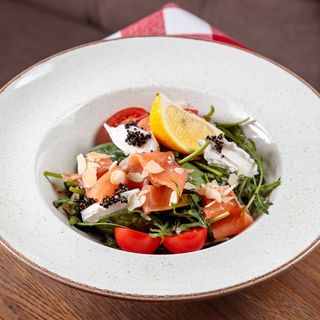 Салат з лососем (210г)