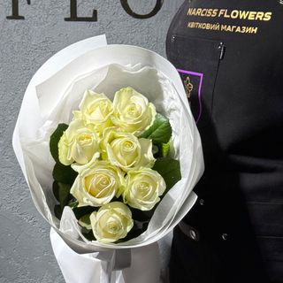 7 троянд «Аваланж»