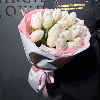 15 білих тюльпанів pink