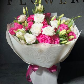 Мікс  з кущової троянди та еустоми