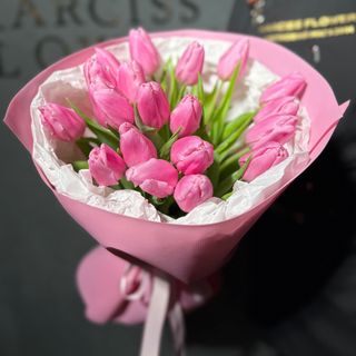 19 рожевих тюльпанів