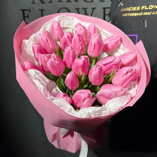 25 рожевих тюльпанів