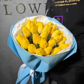 25 жовтих тюльпанів