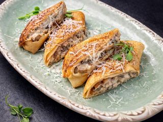 МЛИНЦІ З М'ЯСОМ ТА ГРИБАМИ