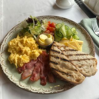 СКРЕМБЛ З БЕКОНОМ