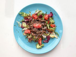 Салат з телятиною (250г)