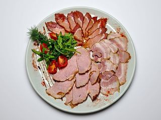 Мя'сна тареля