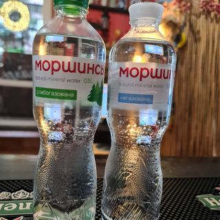 Вода мінеральна 500 мл ( газована )