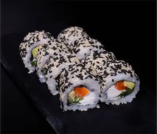 Каліфорнія з копченим лососем сезам (260г)