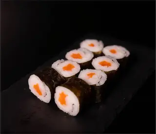 Макі з лососем (115г)