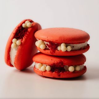 Макаронс полуничний