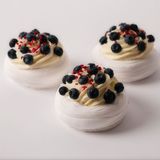 Павлова з полуницею