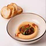 Хумус із в'яленими томатами