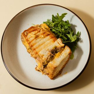 Мелт із телятиною та чеддером