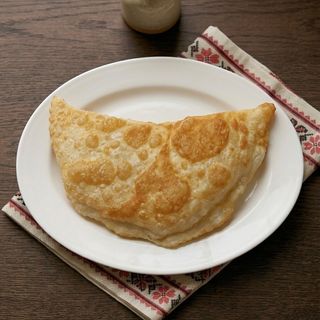 Чебурек з м'ясом (180г)