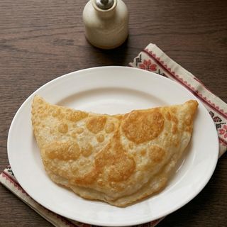 Чебурек з сиром (180г)
