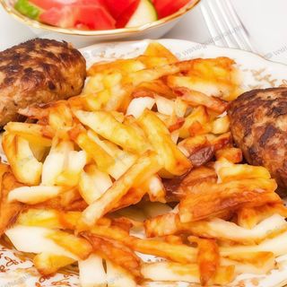 Смажена картопля з котлетами з курки (450г)
