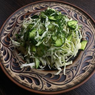 Салат "капуста та огірок"