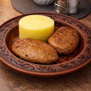 Картопляне пюре з паровими котлетами з курки(2шт)