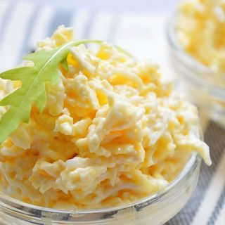 Салат «Білочка» та пʼять чорних хлібчиків