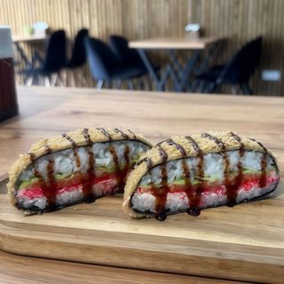 Суші бургер з лососем (290г)