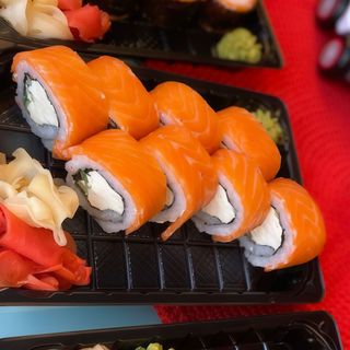 Рол Преміум Філадельфія лосось (290г)