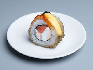 Гарячий рол Лосось Чіз