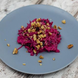 Буряк з чорносливом та горіхами 130г