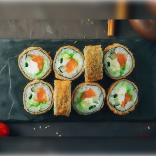 Гарячий рол Вершковий лосось (8шт/270г)