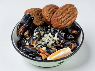 Чілійські мідії у сирному соусі з Дор Блу (500гр)