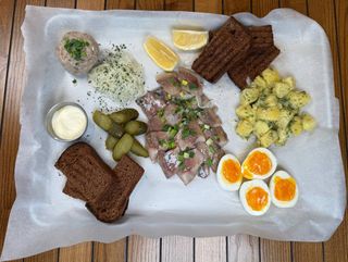 Оселедцевий сніданок (великий)