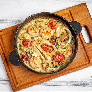 Печеня з морепродуктів у вершковому соусі (280г)